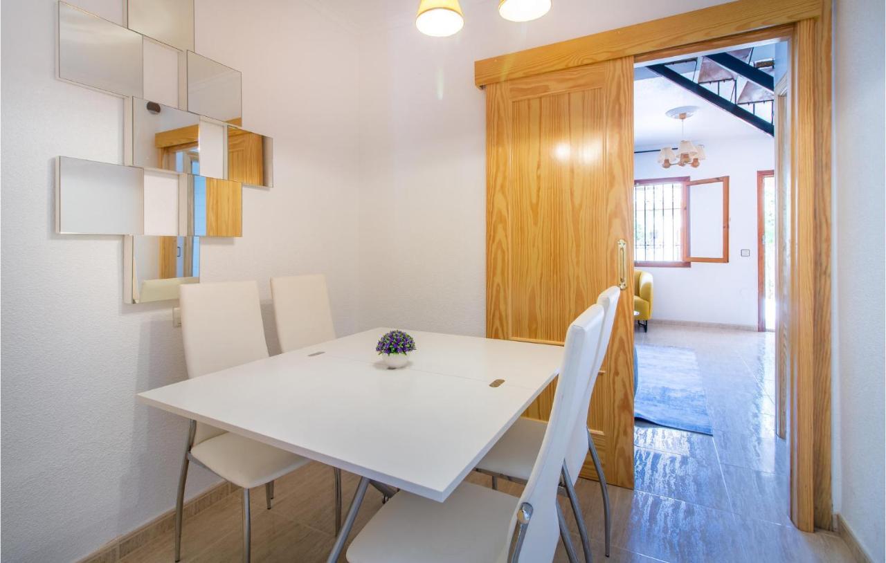Stunning home in Los Alczares with WiFi&2 Bedrooms Los Alcázares Exterior foto